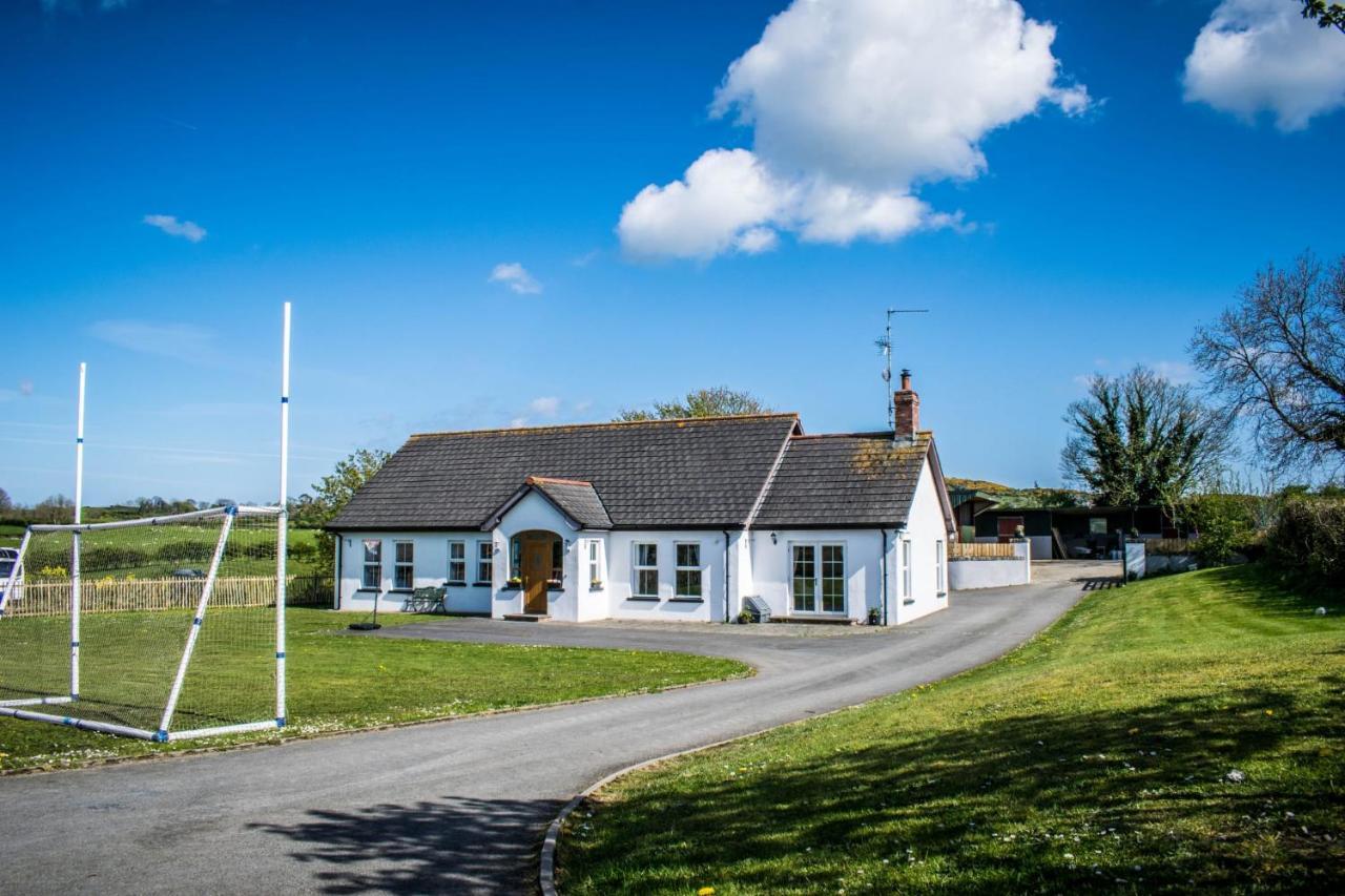 Holiday home The Heights & Hollows Farmhouse, Saul, Downpatrick, Sleeps 14 Downpatrick