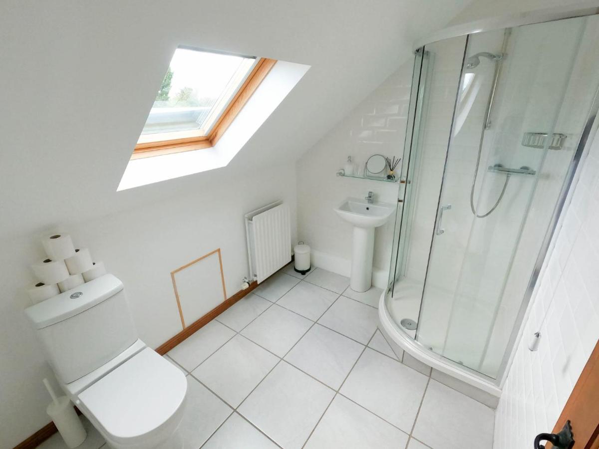 The Heights & Hollows Farmhouse, Saul, Downpatrick, Sleeps 14 Holiday home Downpatrick