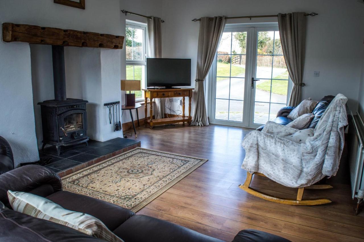 The Heights & Hollows Farmhouse, Saul, Downpatrick, Sleeps 14 *