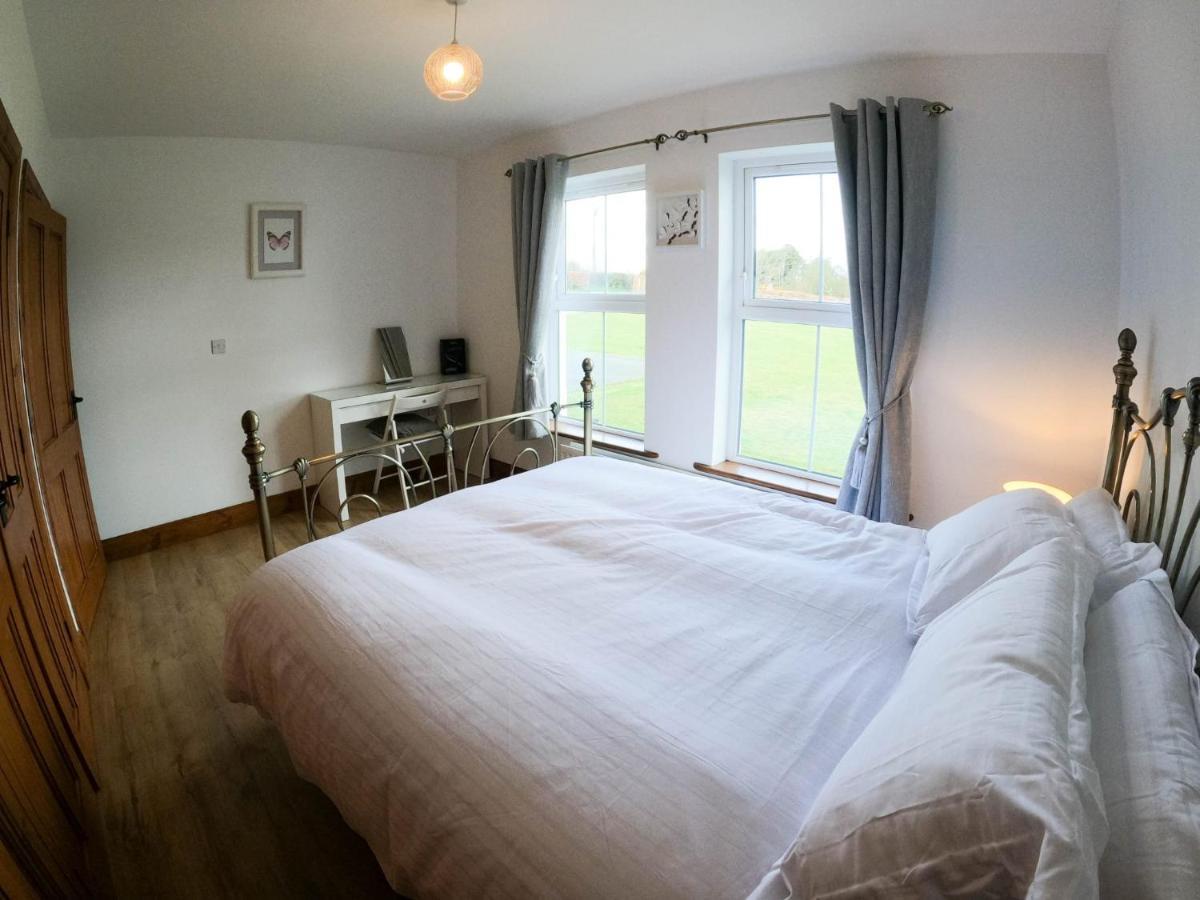 The Heights & Hollows Farmhouse, Saul, Downpatrick, Sleeps 14 Holiday home Downpatrick