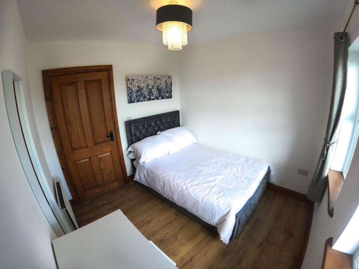 Holiday home The Heights & Hollows Farmhouse, Saul, Downpatrick, Sleeps 14