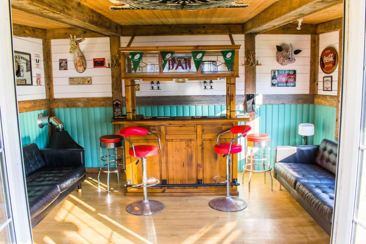 The Heights & Hollows Farmhouse, Saul, Downpatrick, Sleeps 14 Holiday home Downpatrick