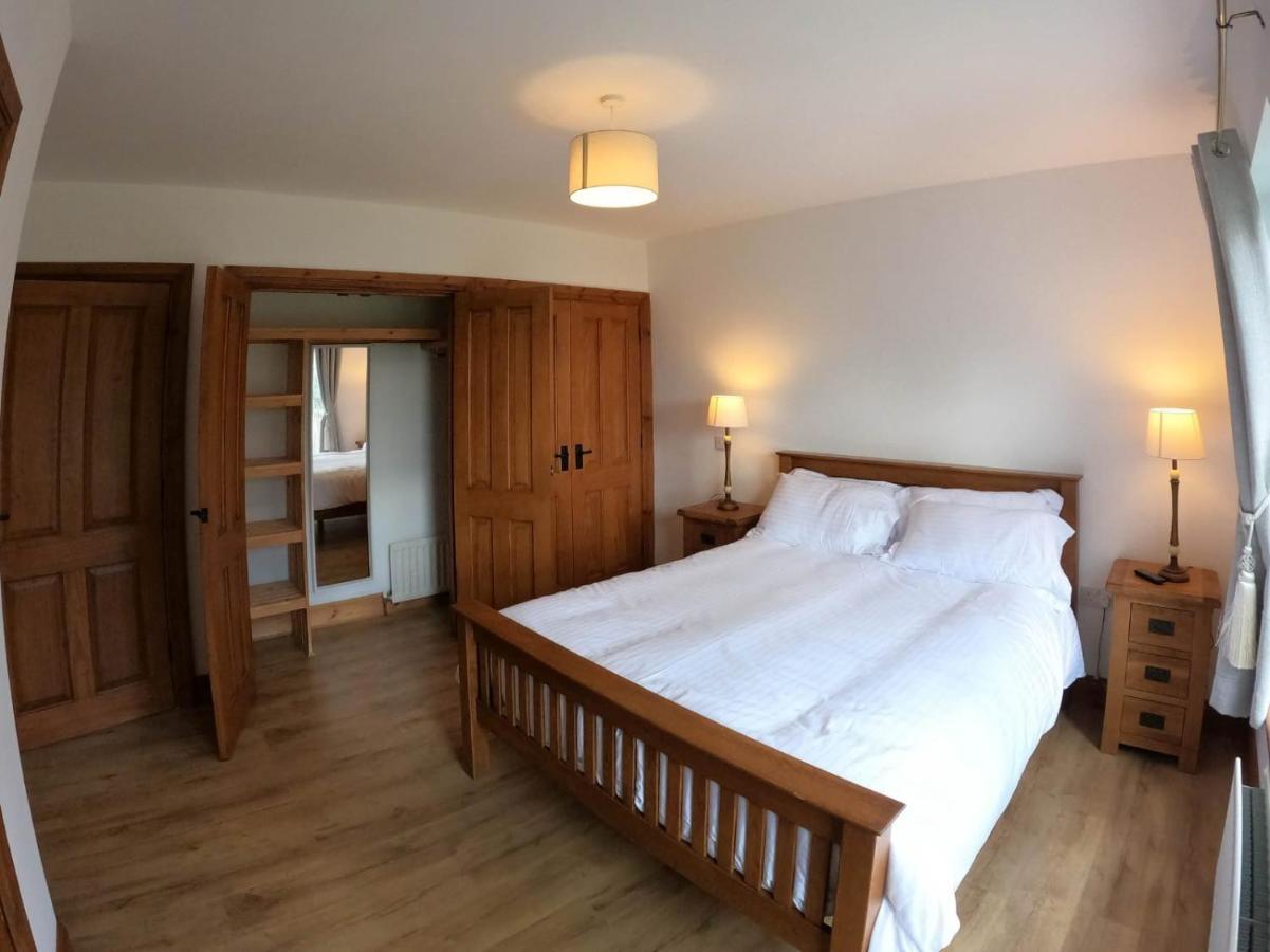 The Heights & Hollows Farmhouse, Saul, Downpatrick, Sleeps 14 * Downpatrick